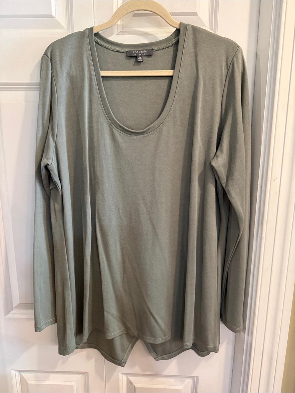 Lisa Rinna Collection Sage Green Scoop-Neck Long Sleeve Top